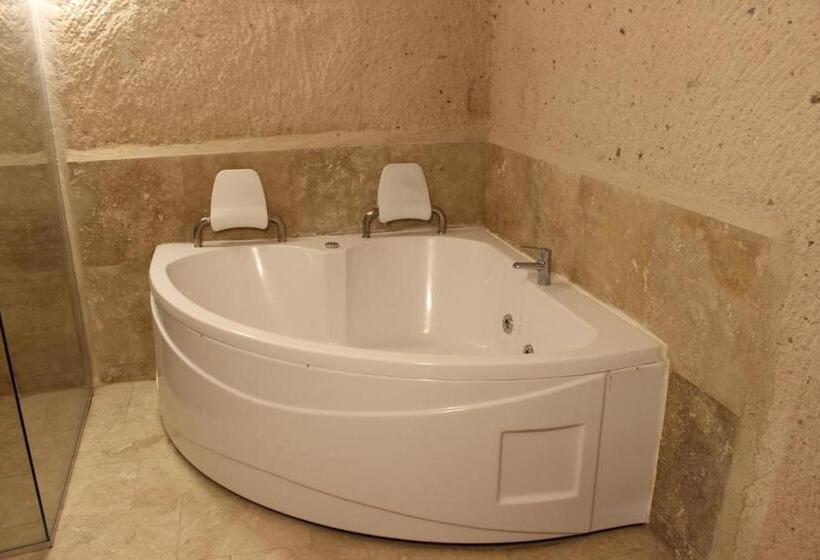스위트 킹사이즈 침대, Helike Cave Suites