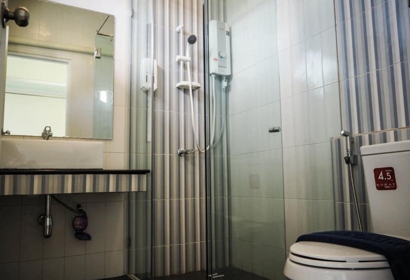 اتاق استاندارد با چشم‌انداز استخر, Mountain View Resort