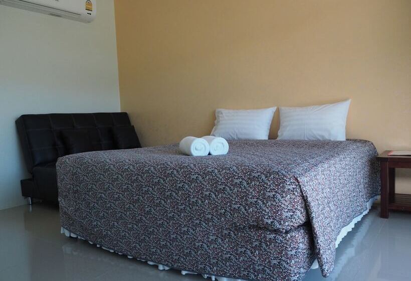 اتاق استاندارد با چشم‌انداز استخر, Mountain View Resort