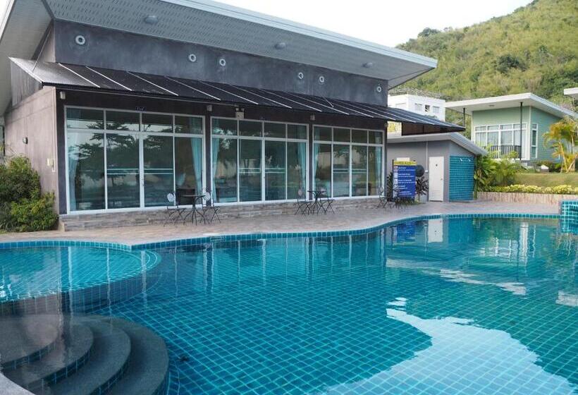 اتاق استاندارد با چشم‌انداز استخر, Mountain View Resort