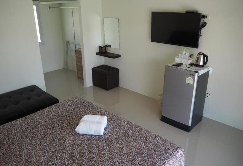 اتاق استاندارد با چشم‌انداز استخر, Mountain View Resort