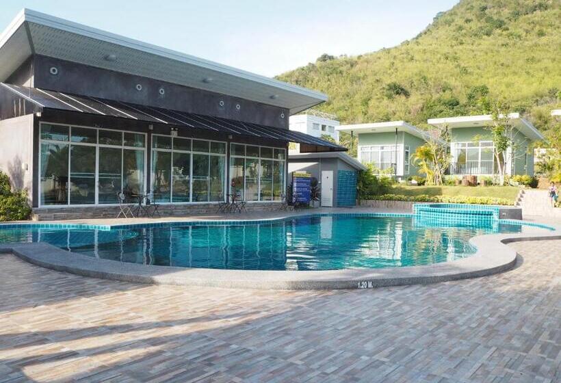 اتاق استاندارد با چشم‌انداز استخر, Mountain View Resort