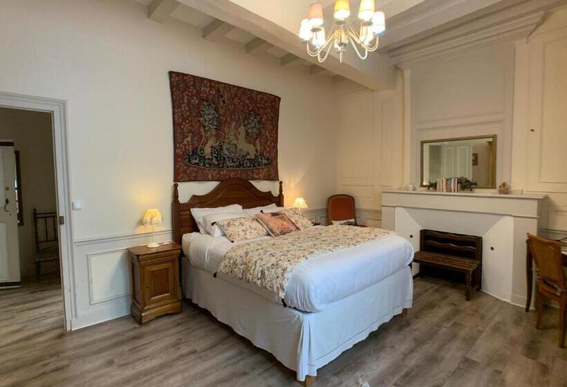 Номер Стандарт, Au Relais Saint Maurice