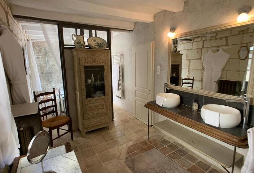 Номер Стандарт, Au Relais Saint Maurice