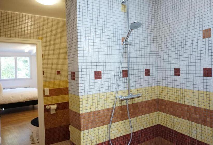 Номер Стандарт, Une Chambre à Neuilly Guest House