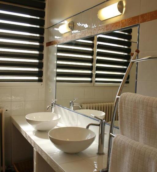 Quarto Estandar Cama King, Une Chambre à Neuilly Guest House