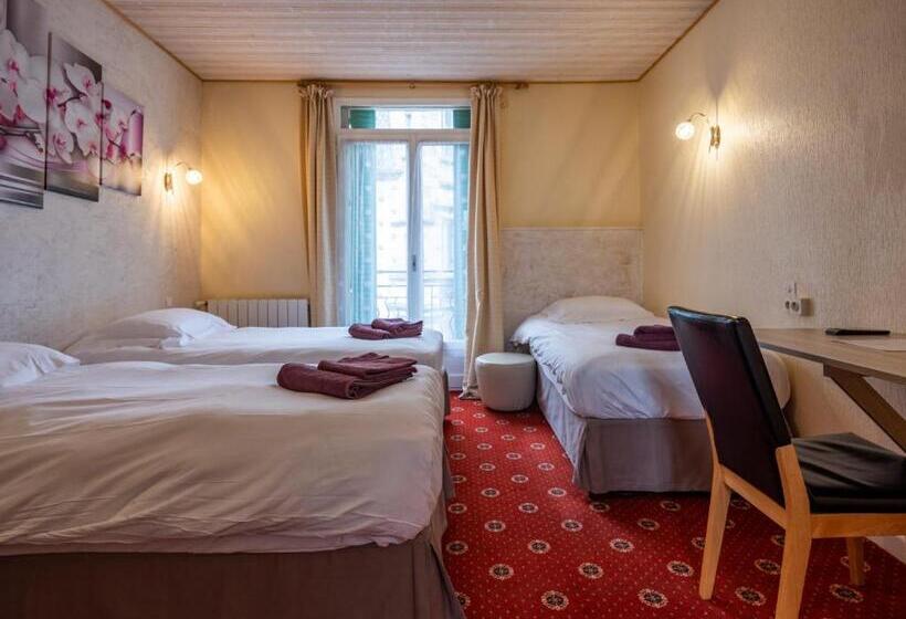 اتاق استاندارد سه نفره, La Tour Pom'pin