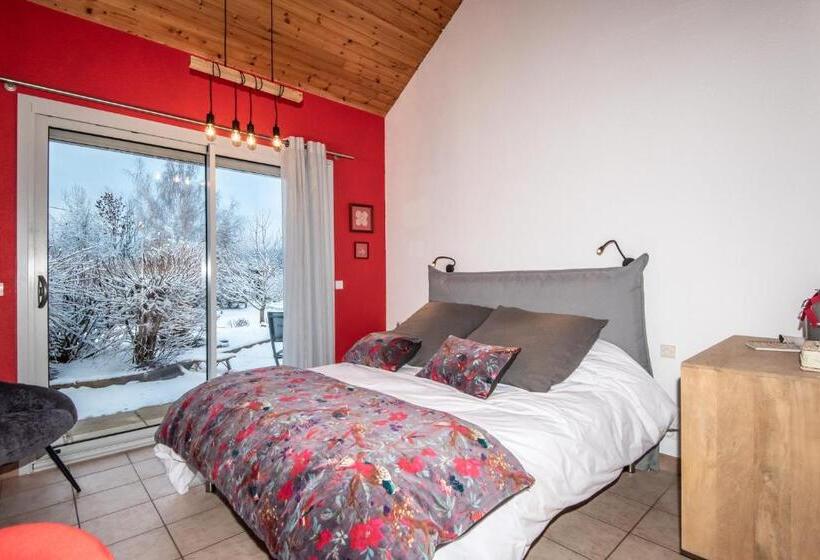 Семейный Номер, La Combe Fleurie Appartements & Chambres