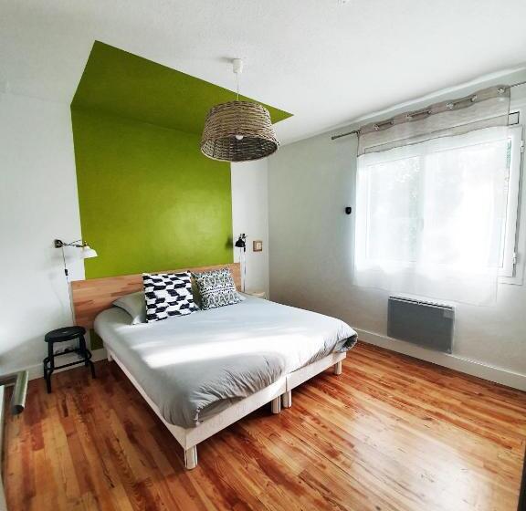اتاق استاندارد با سرویس بهداشتی مشترک, La Maison Bisca