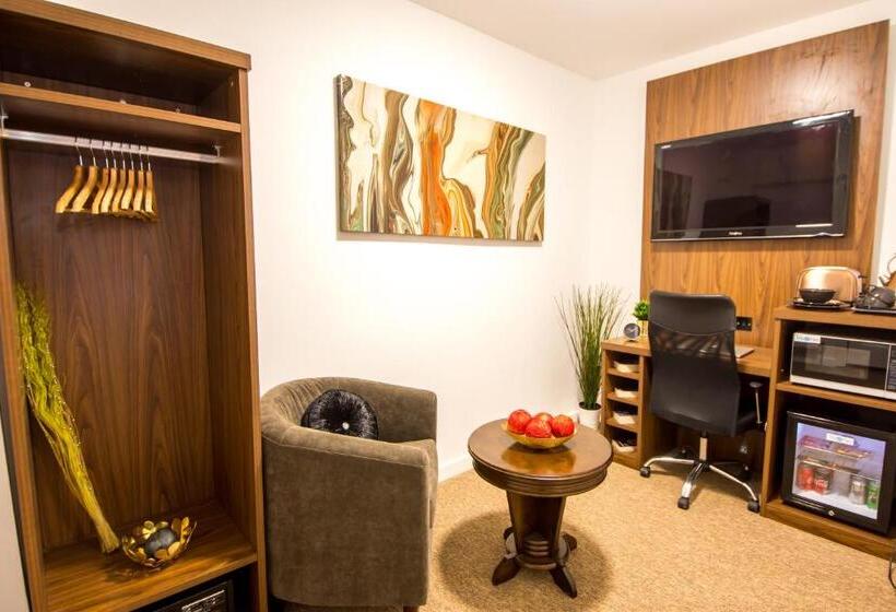 Номер Superior, Trivelles Gatwick Hotel & Airport Parking