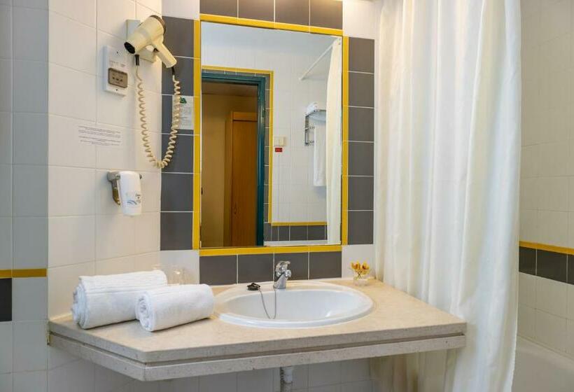 اتاق استاندارد یک نفره, Flag Hotel Braga