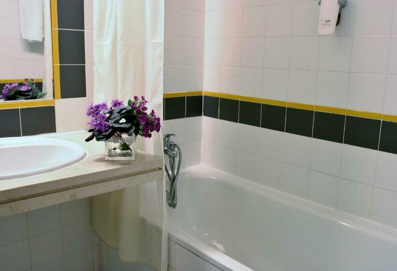 اتاق استاندارد یک نفره, Flag Hotel Braga