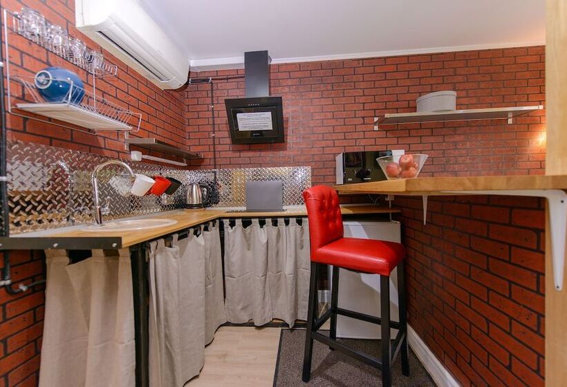 استودیوی استاندارد, Art Hotel Karelia