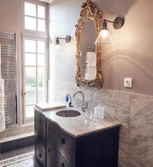 اتاق لوکس با چشم‌انداز استخر, Castel Bois Marie, Maison D Hôtes