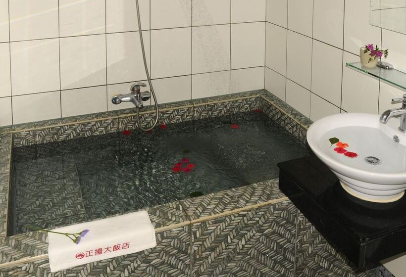 اتاق اکونومی یک تخته, Jenq Yang Hotspring