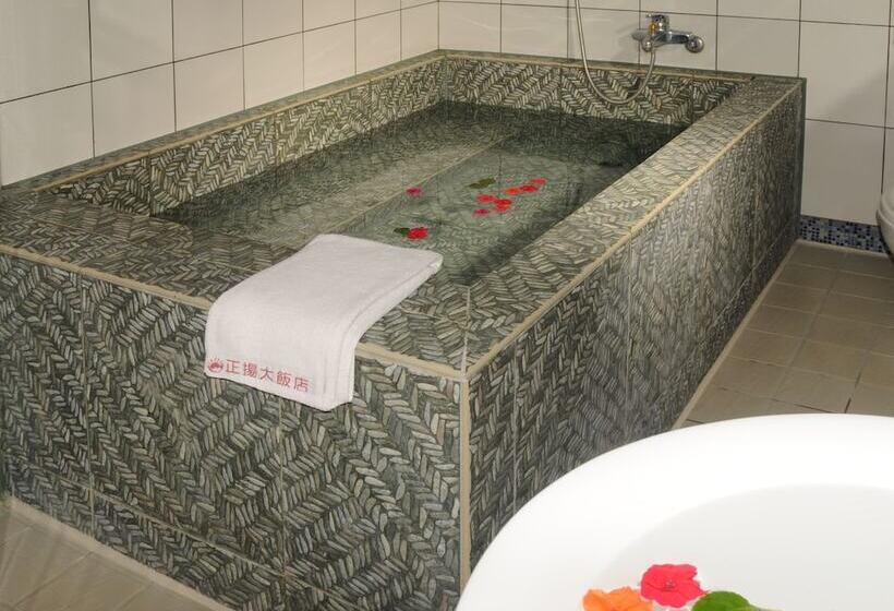 Economy Triple Room, Jenq Yang Hotspring