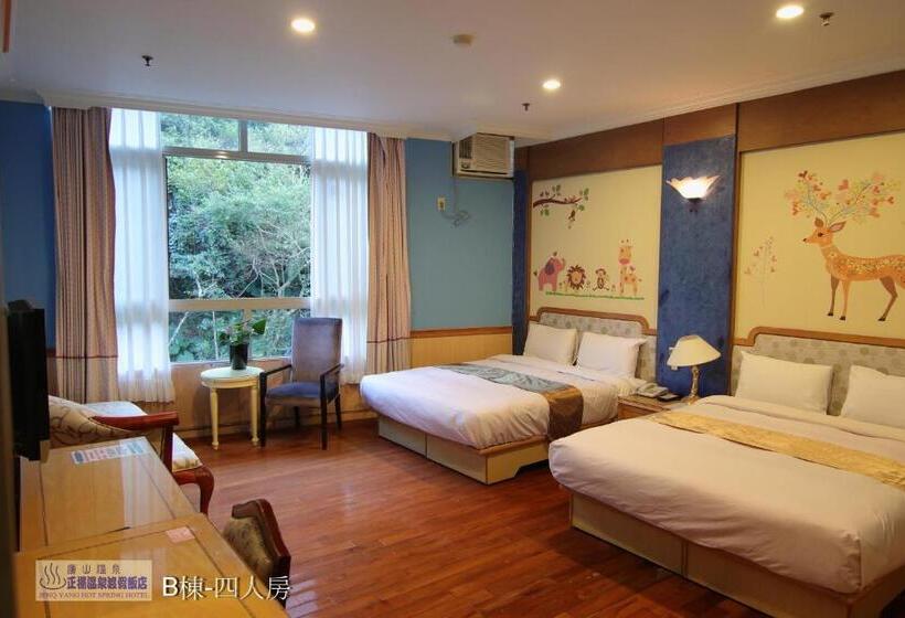 اتاق استاندارد چهار تخته, Jenq Yang Hotspring