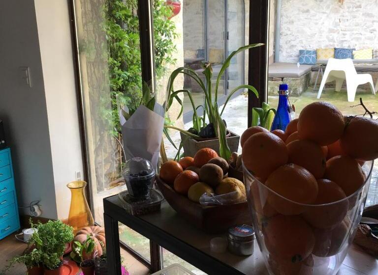 اتاق استاندارد سه تخته با سرویس بهداشتی مشترک, Lunel Bien être