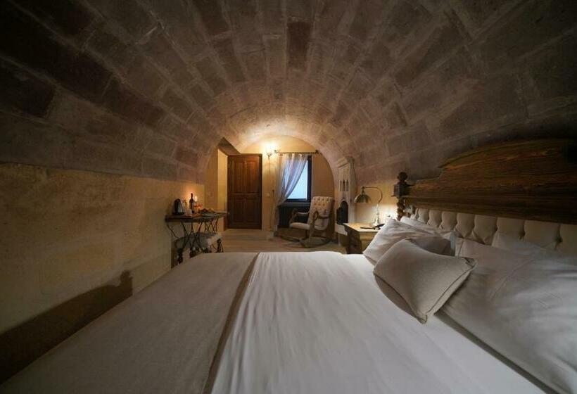 バルコニー付スイート, Maya Cave