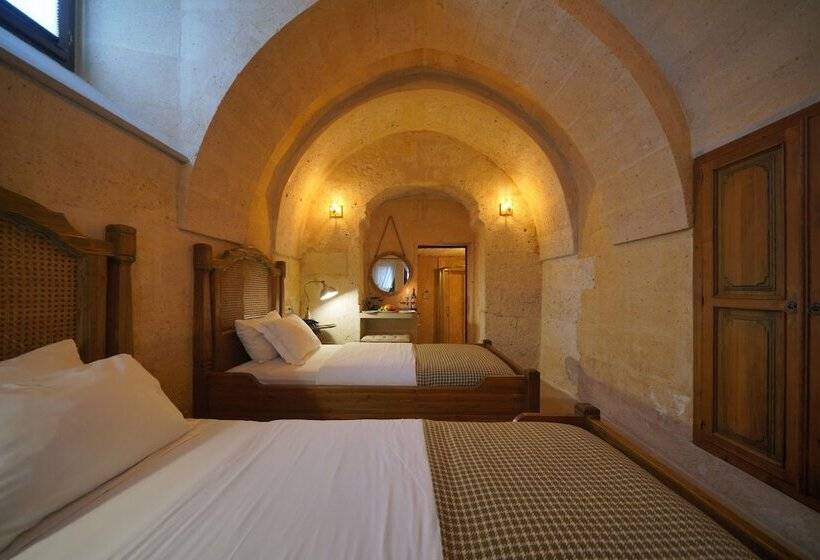 エコノミールーム, Maya Cave