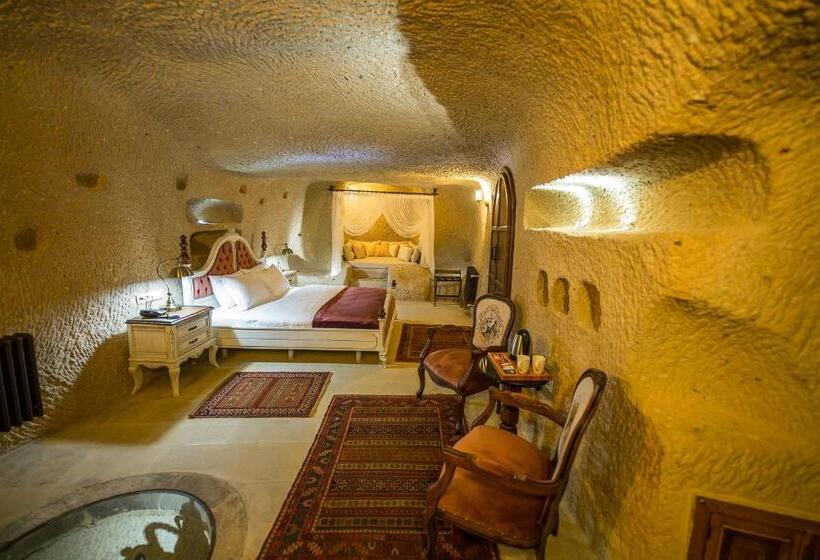 スーペリアファミリールーム, Maya Cave