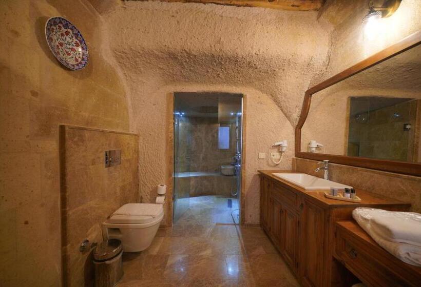 バルコニー付スイート, Maya Cave