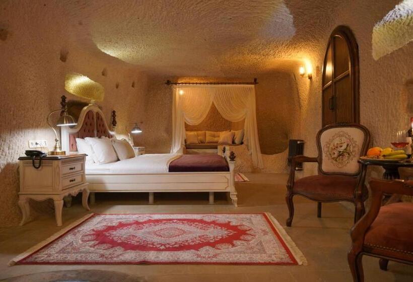 スーペリアファミリールーム, Maya Cave
