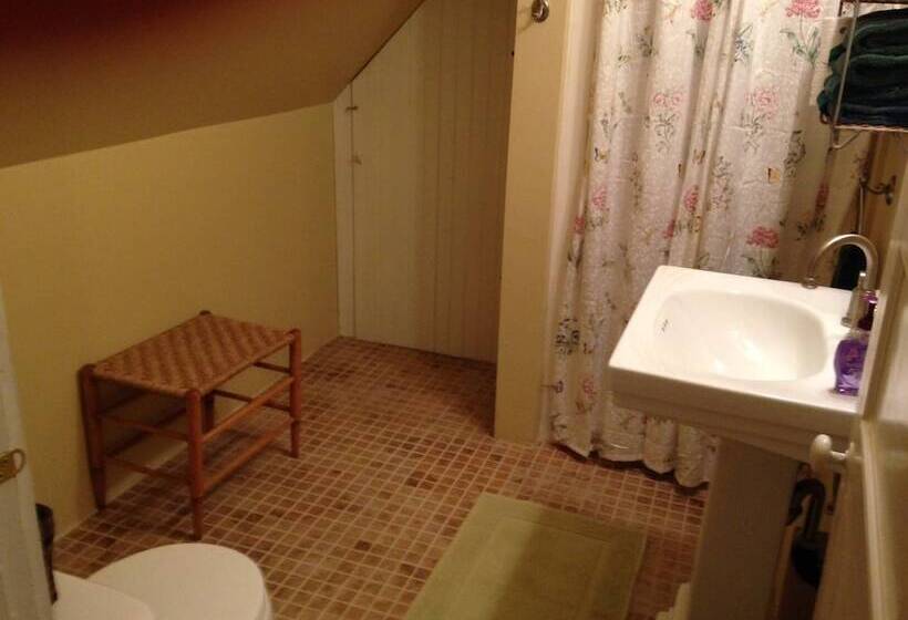 اتاق استاندارد, The Red Door B&b