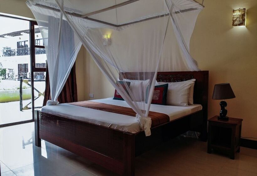 اتاق استاندارد با چشم‌انداز استخر, Amaan Beach Bungalows