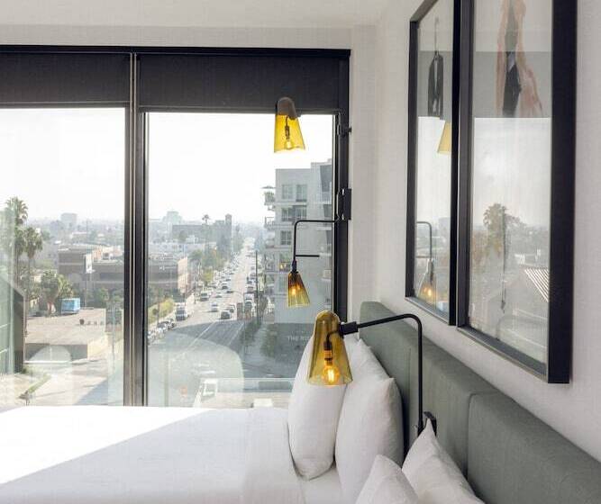 带2个双人床的标准工作室, The Godfrey Hotel Hollywood