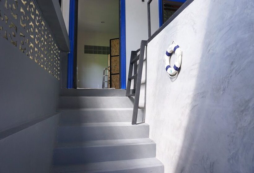 Кровать в Общей Комнате, Near Beach Hostel   Adults Only