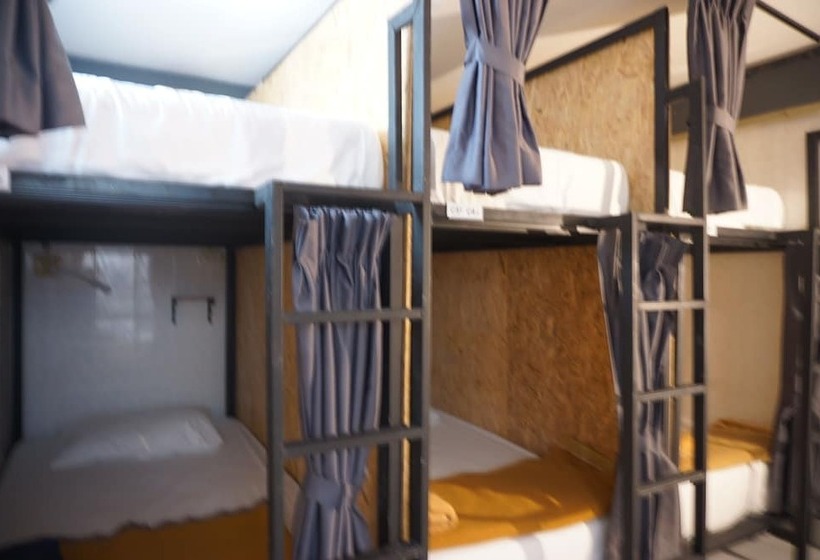 Кровать в Общей Комнате, Near Beach Hostel   Adults Only