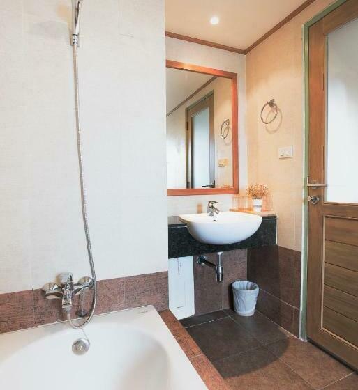 اتاق لوکس با تخت بزرگ, Green Residence Ayutthaya   Sha Certified