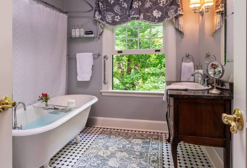 اتاق استاندارد, Pinecrest Bed & Breakfast