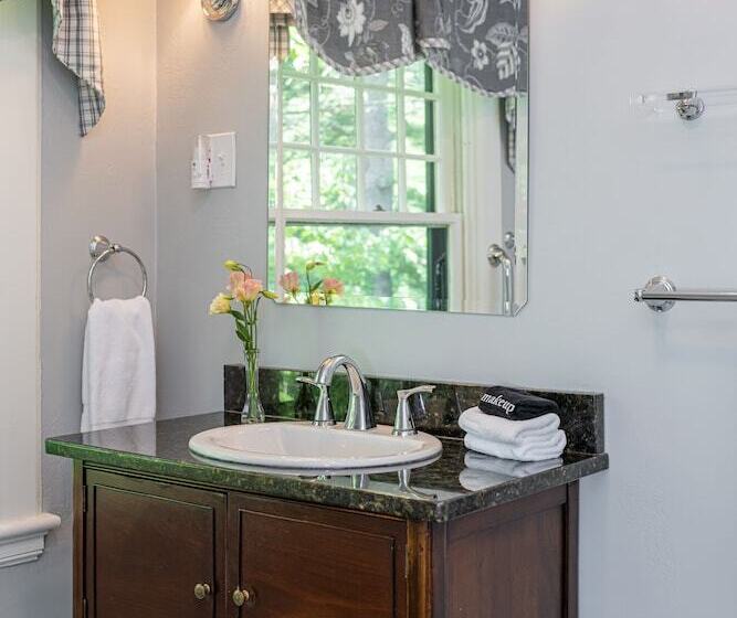 اتاق استاندارد, Pinecrest Bed & Breakfast