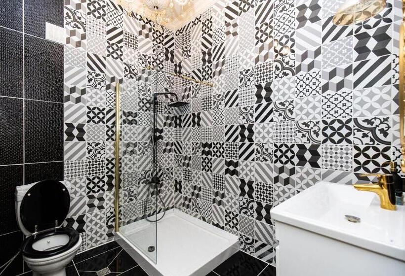 Quarto Estandar, No16 Ada