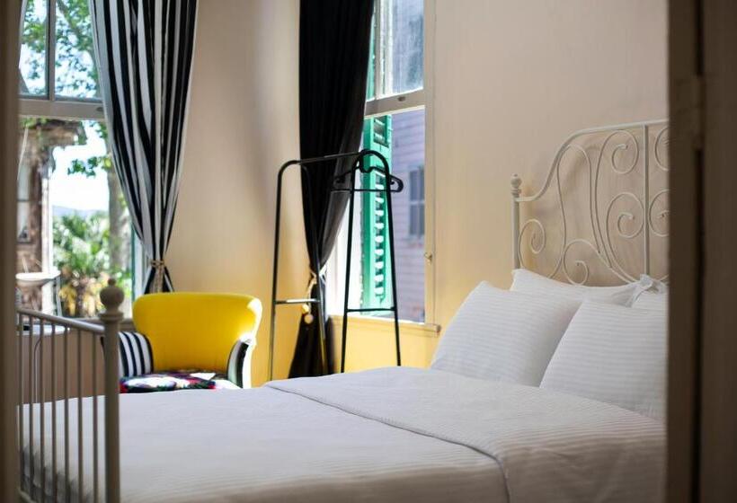 Quarto Deluxe com Sacada, No16 Ada