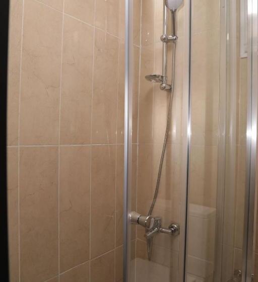 Standard Triple Room, Taksim Heavenist