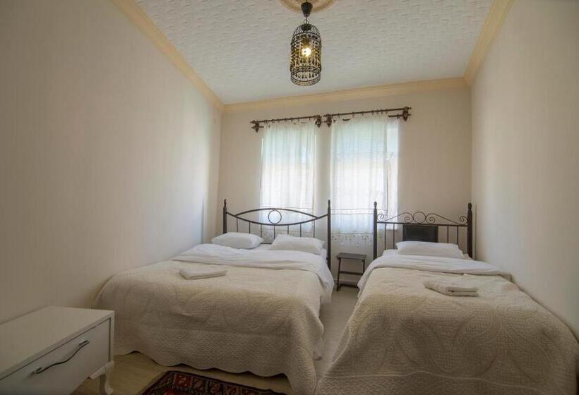 스탠다드 트리플 룸, Kamelya Cave Hostel