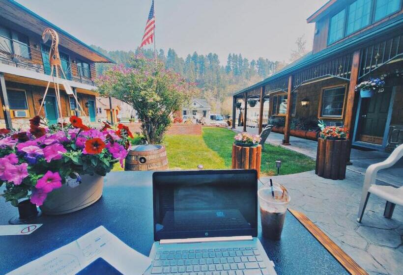 스위트, Cedar Wood Inn