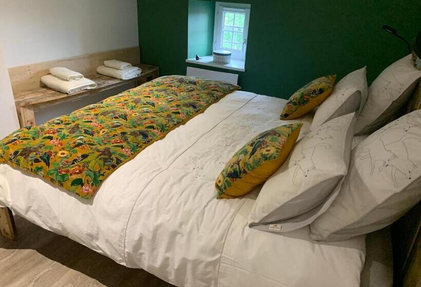Номер Стандарт, Chambres D'hôtes Logis Charrier Le Petit Bignon