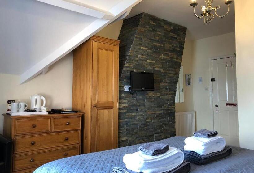 Quarto Basic, The Whalebone Arch