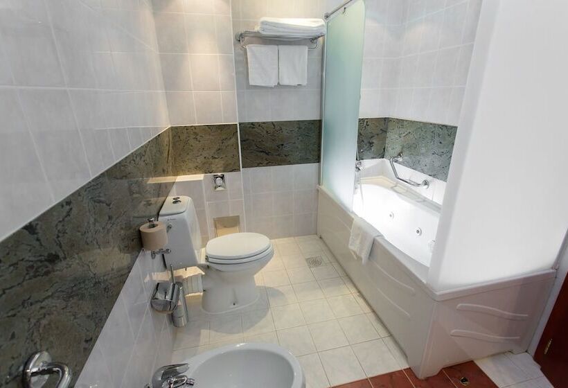سوییت خانوادگی, Grand Hotel Bernardin