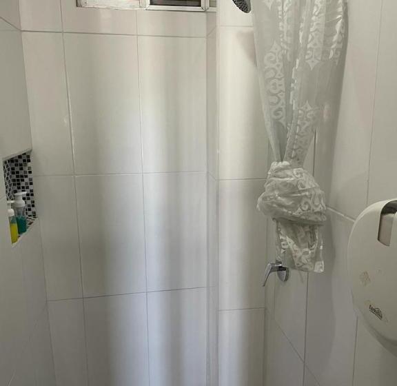 اتاق استاندارد چهار تخته, Hostal Carliza