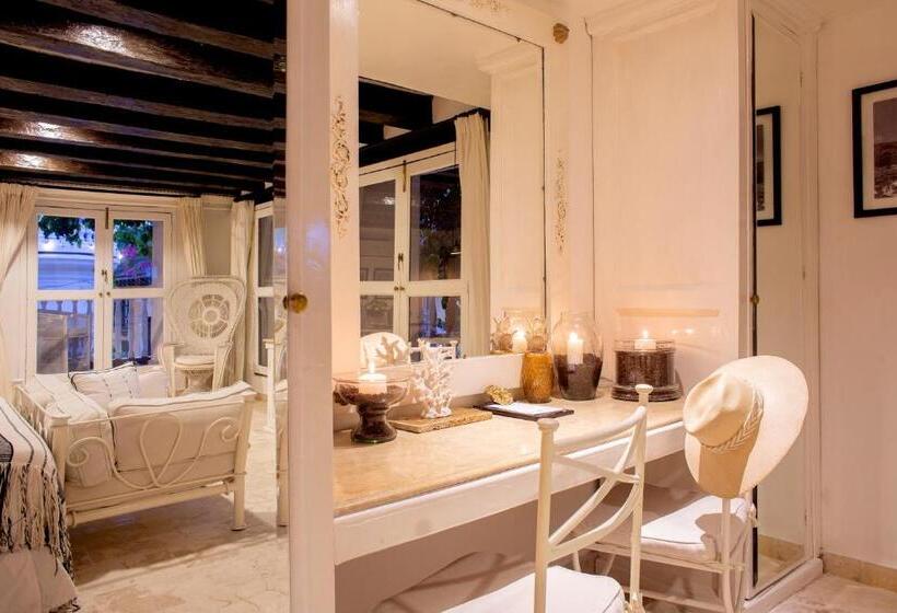 سوئیت با بالکن, Leones De Alba Hotel Boutique