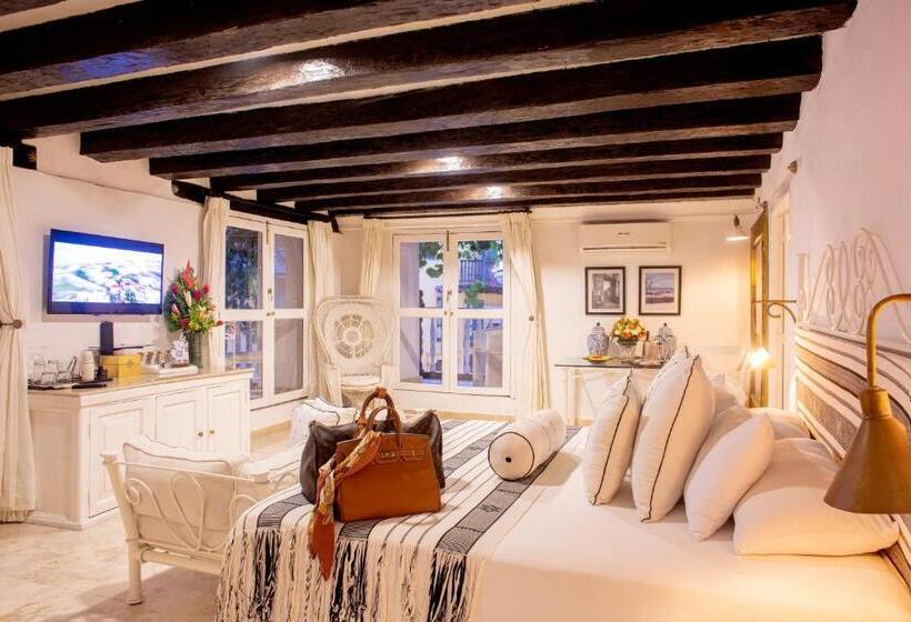 سوئیت با بالکن, Leones De Alba Hotel Boutique