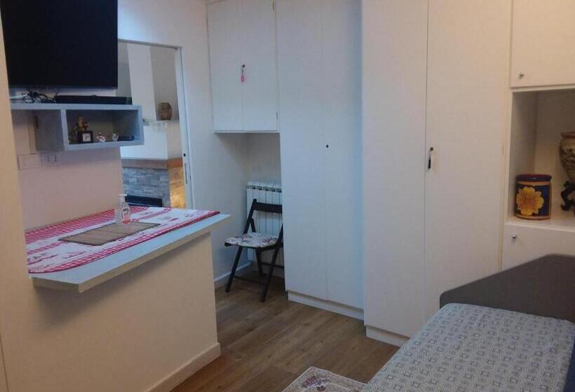 سوییت لوکس, Rina Rooms