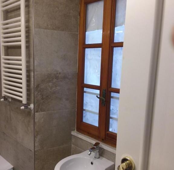سوییت لوکس, Rina Rooms