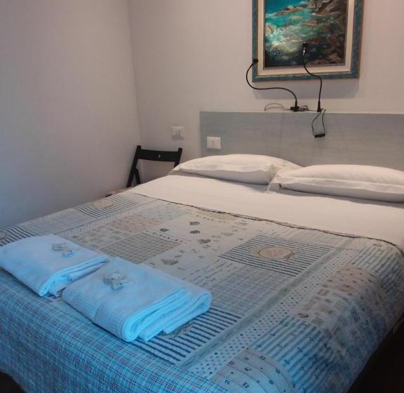 سوییت لوکس, Rina Rooms