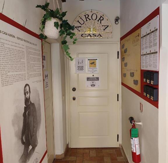 اتاق خانوادگی, Casa Aurora